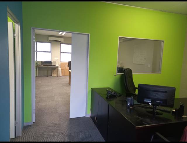 86M² CO-WORKING SPACE TO LET IN NDABENI